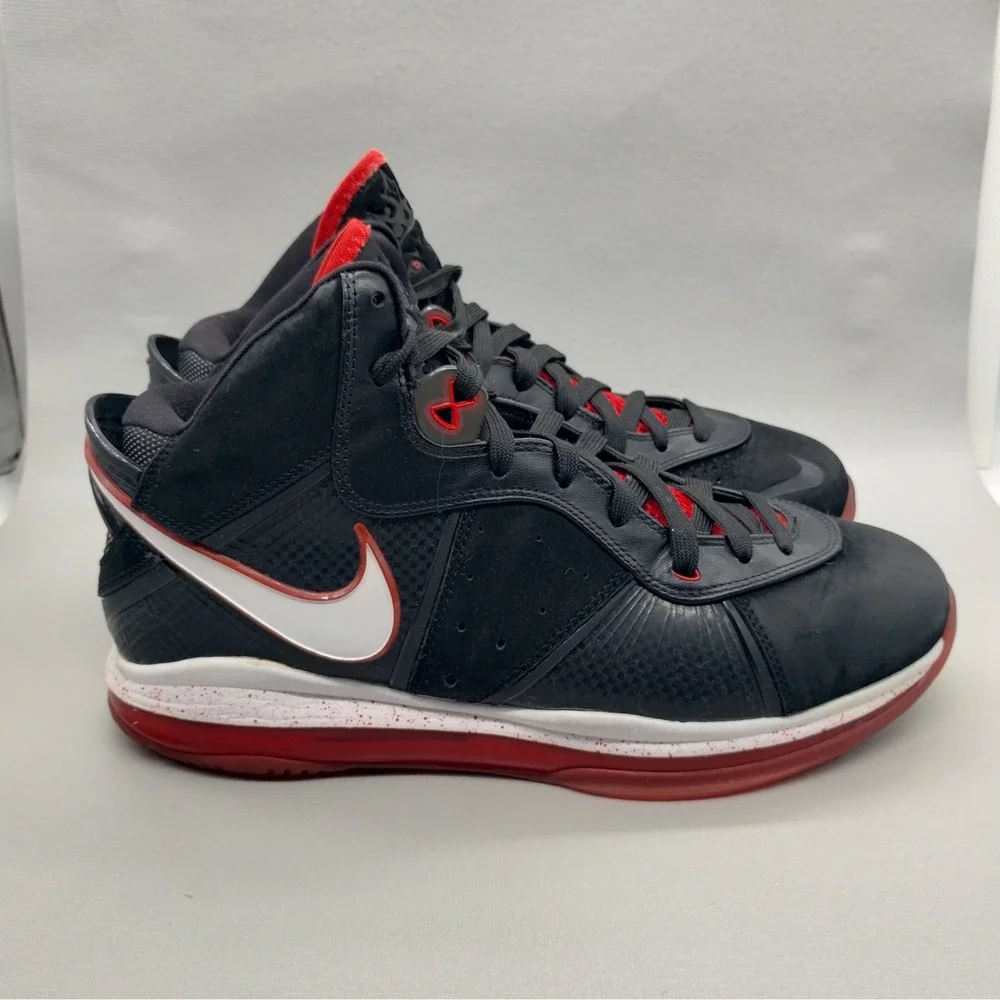 Nike LeBron 8 Bred Basketball Shoes Mens Size 11.5 Varsity Red Black White